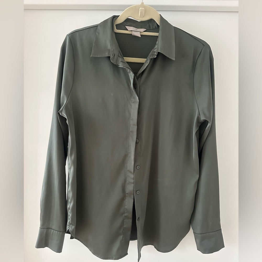 H&M Green Button Down Shirt - Picture 2 of 5